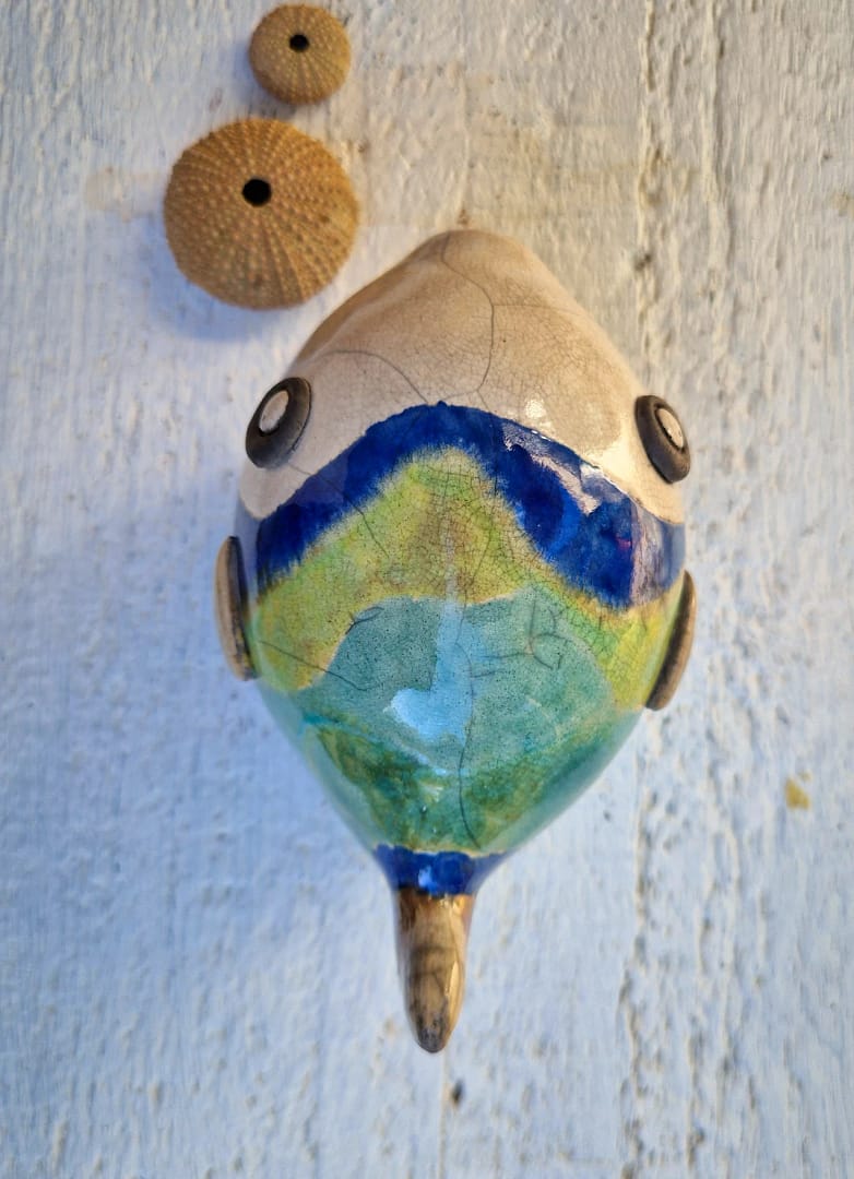 Poisson Globe – Sculpture en grès Raku – Image 3